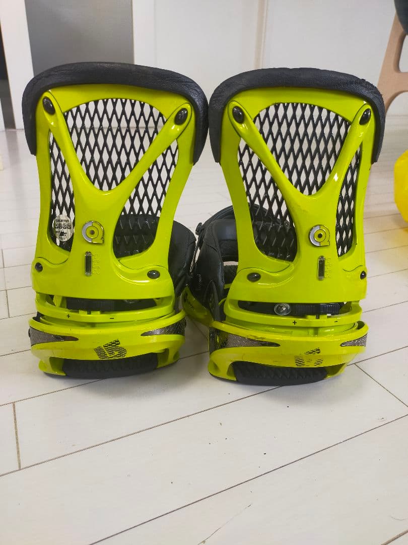 イエロースノーボードビンディング