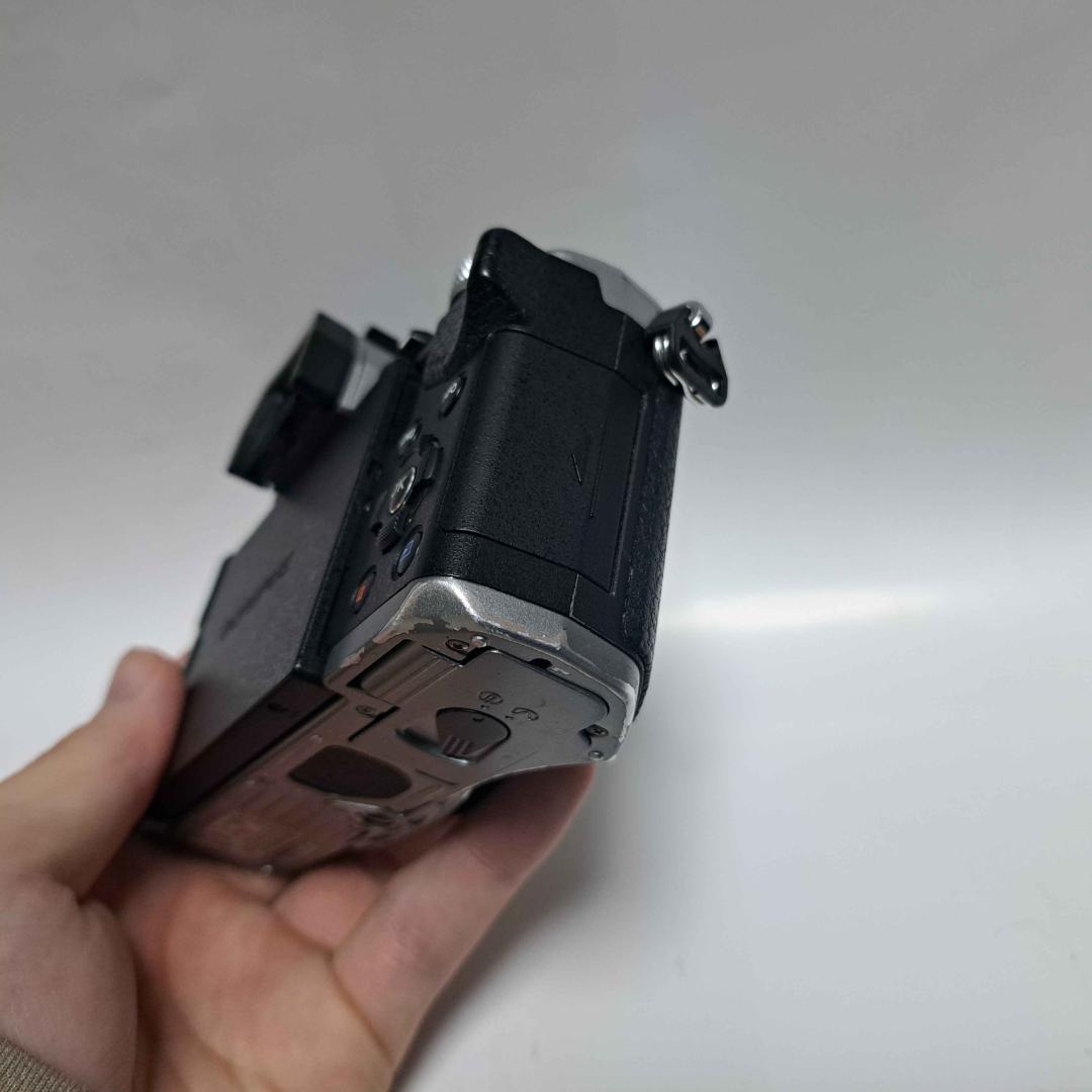 【中古美品】OLYMPUS OM-D E-M5 MarkⅡ