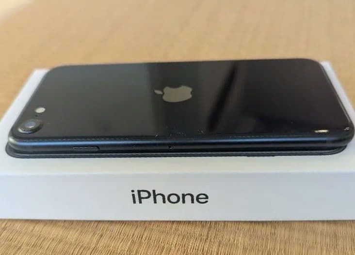 Apple iPhone SE 64GB【新品開封通電確認のみ】MMYC3J/A