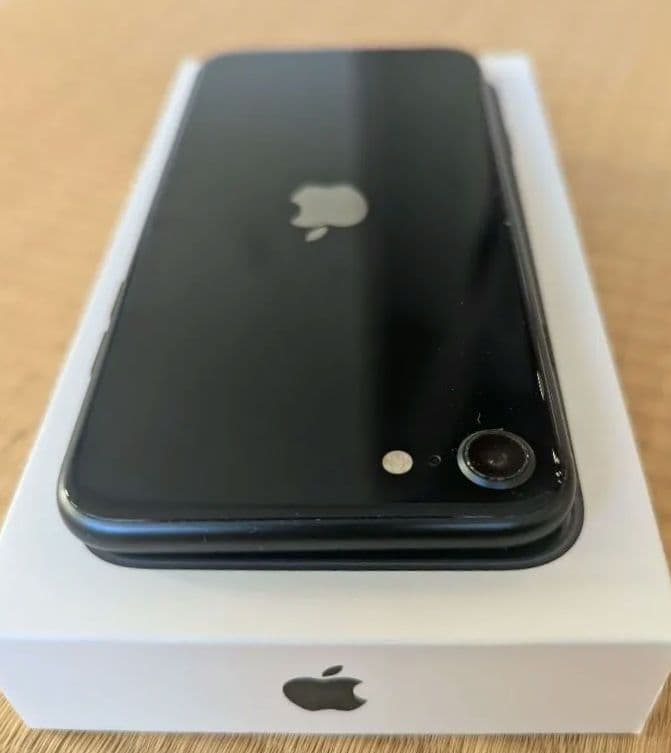 Apple iPhone SE 64GB【新品開封通電確認のみ】MMYC3J/A