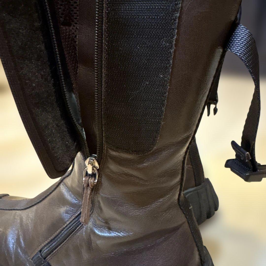 美品　miumiu ブラウンレザーブーツ ジッパー付き　36