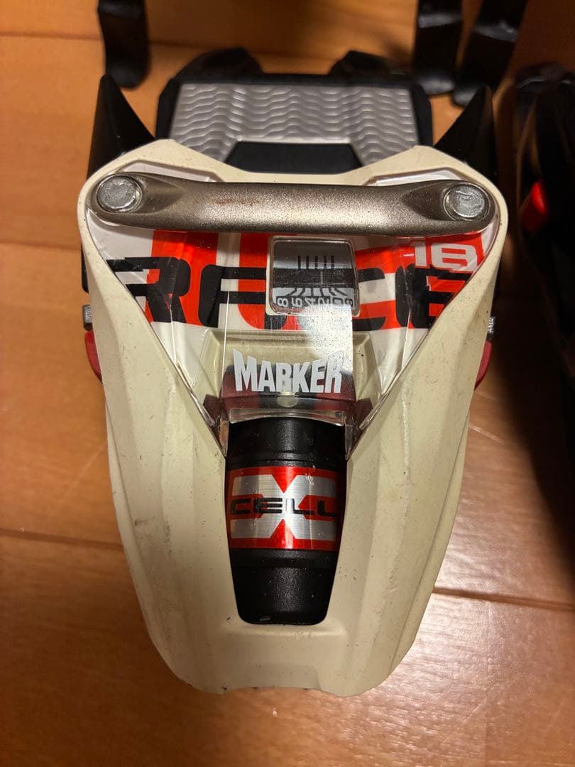 Marker Race 18 ビンディング ホワイト/レッド