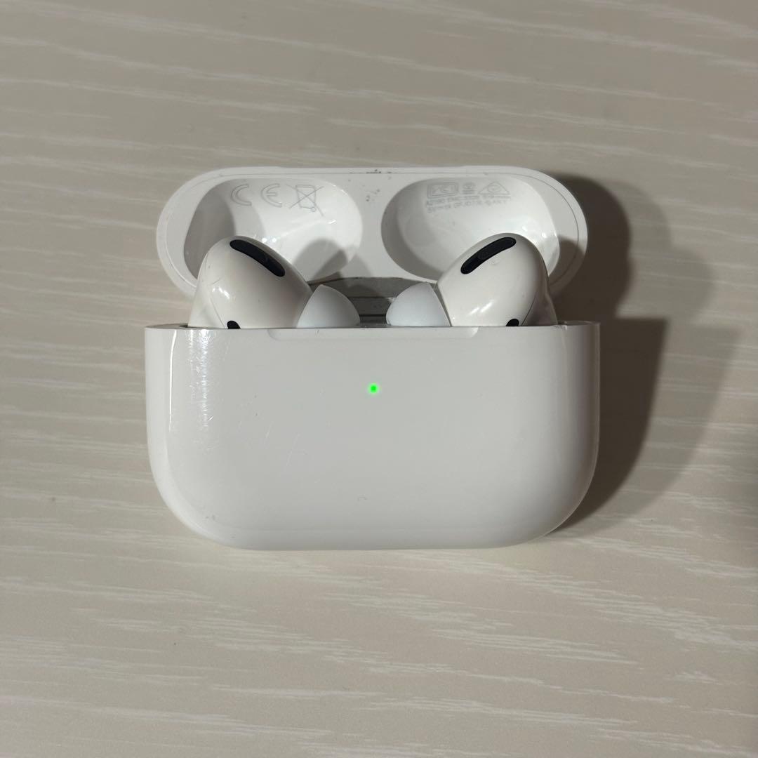 【比較的美品】AirPods pro 第1世代 Lightning端子