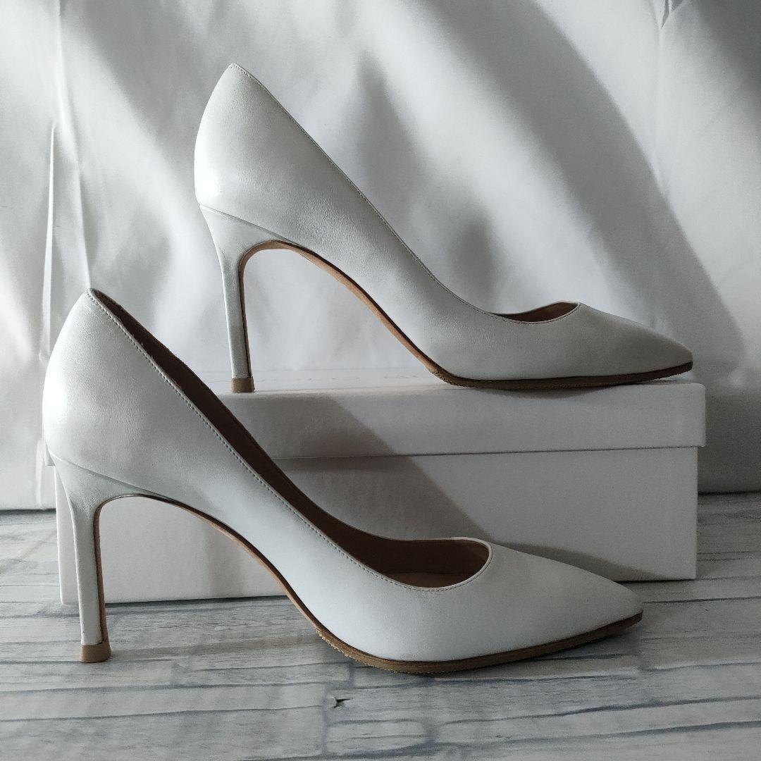 保存袋付き✨マノロブラニク　BB　レザーパンプス　白　ポインテッドトゥ　35.5