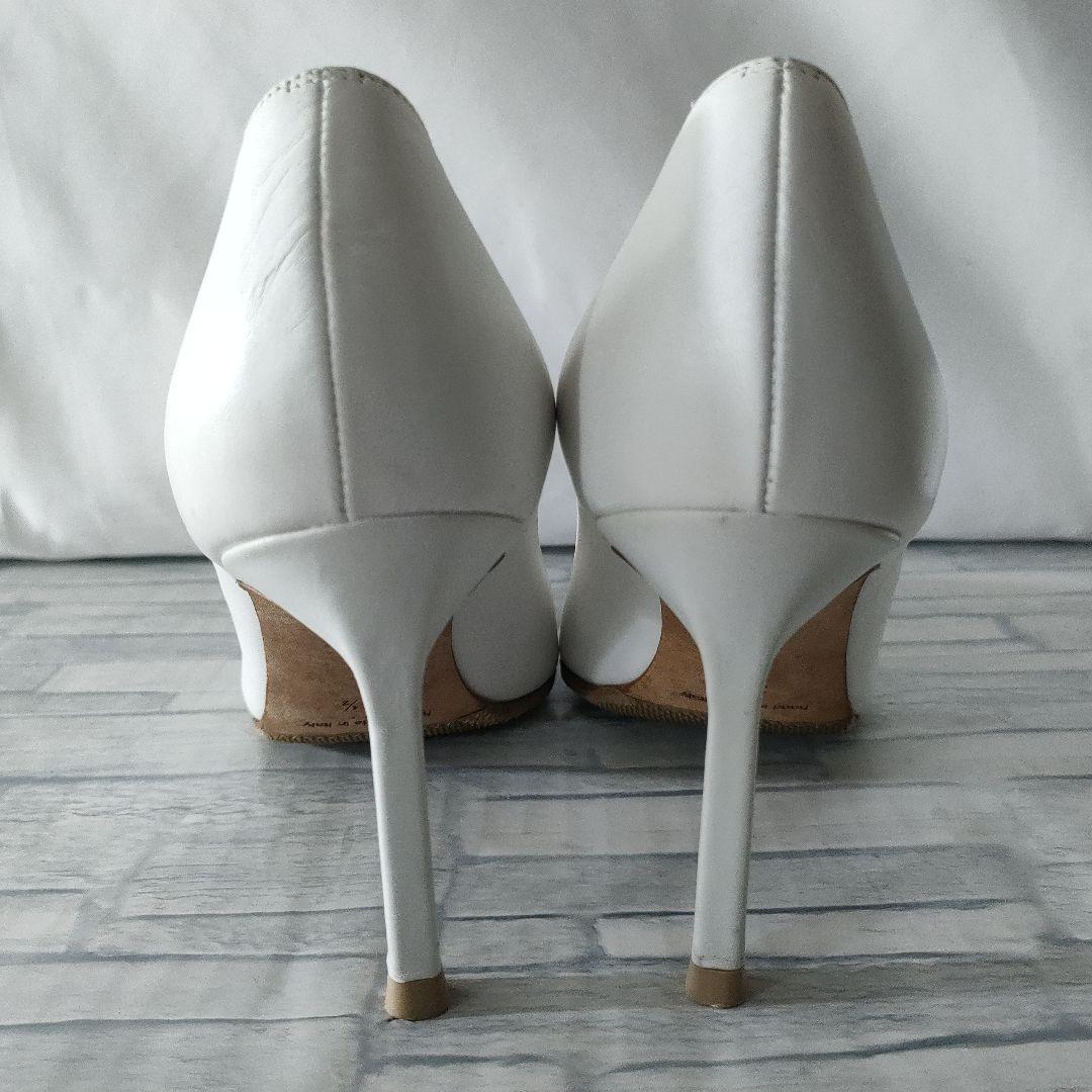 保存袋付き✨マノロブラニク　BB　レザーパンプス　白　ポインテッドトゥ　35.5