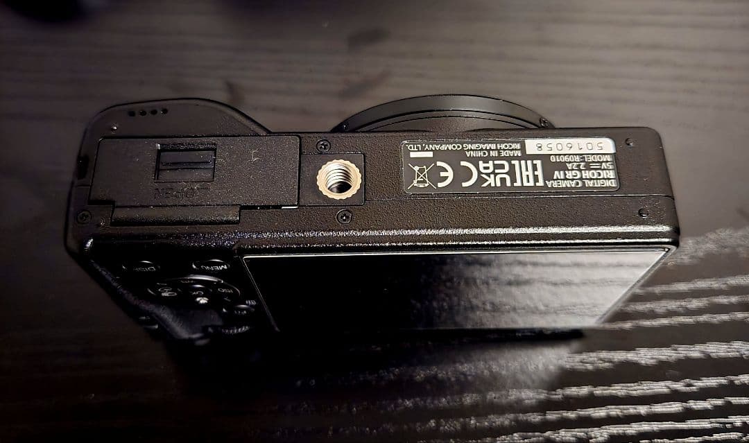 ほぼ未使用　RICOH GR IV コンパクトデジタルカメラ　レンズアダプタ付き