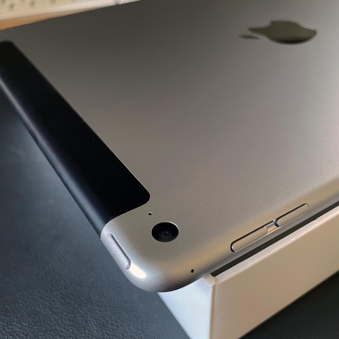 iPad Air 2 Wi-Fi+Cellular 16GB SIMフリー