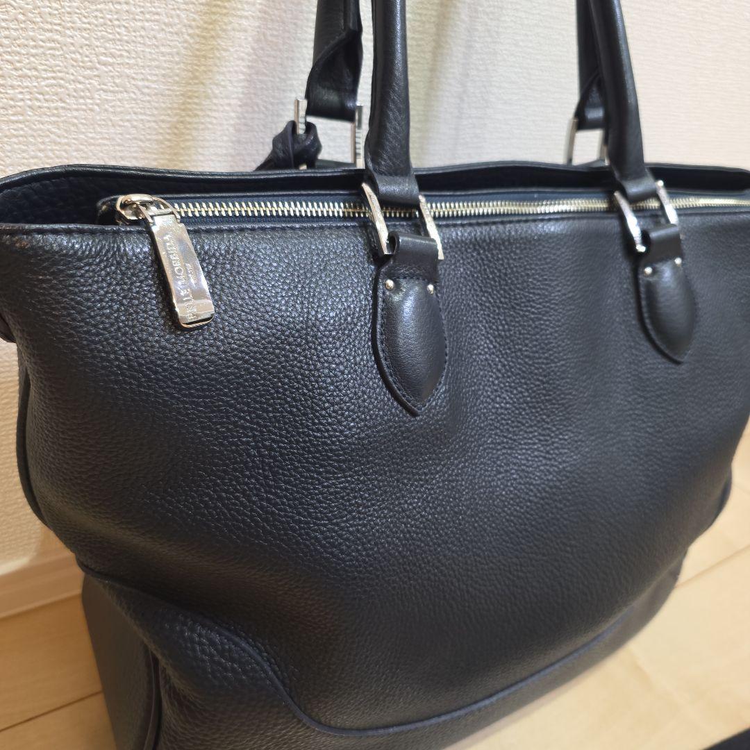 【品格に差が出る本革美】ペッレモルビダ　メイデンボヤージュ　シュリンクレザー