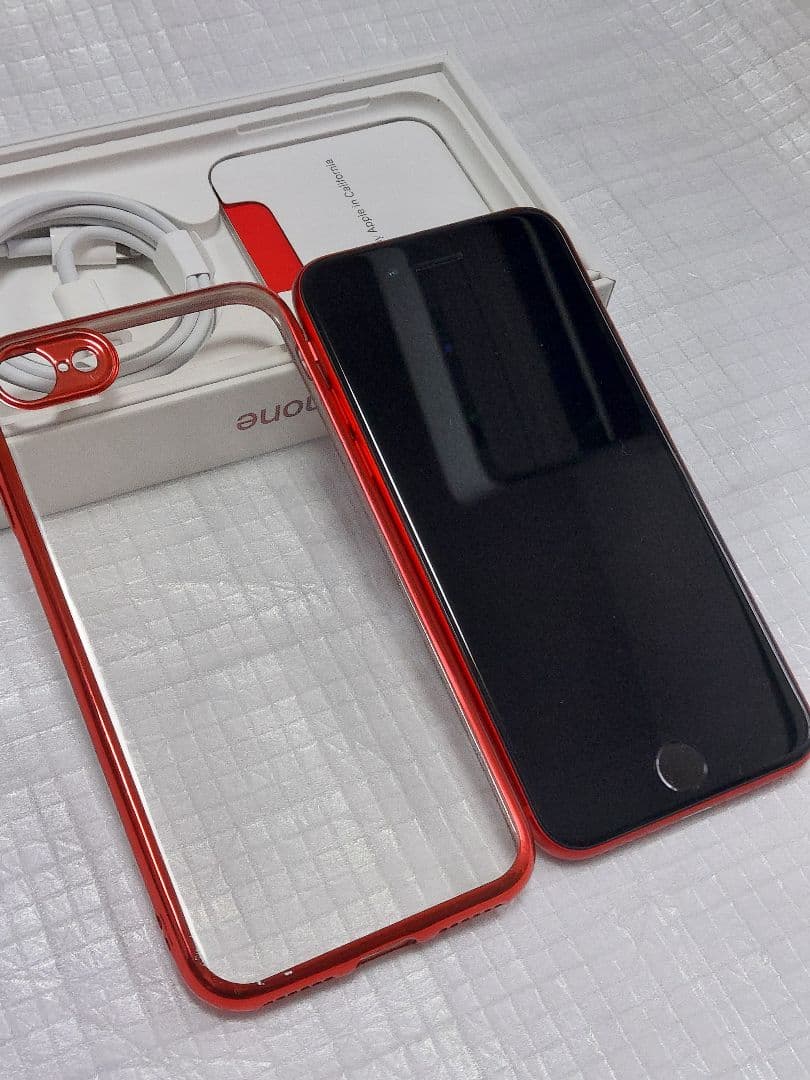 【極美品】iPhone SE 第2世代 64GB おまけ付き(^_-)-☆