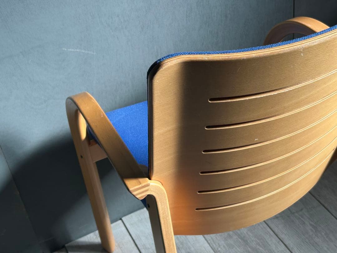 ① マグヌスオルセン　デンマーク　MAGNUS OLESEN アームチェア　GG