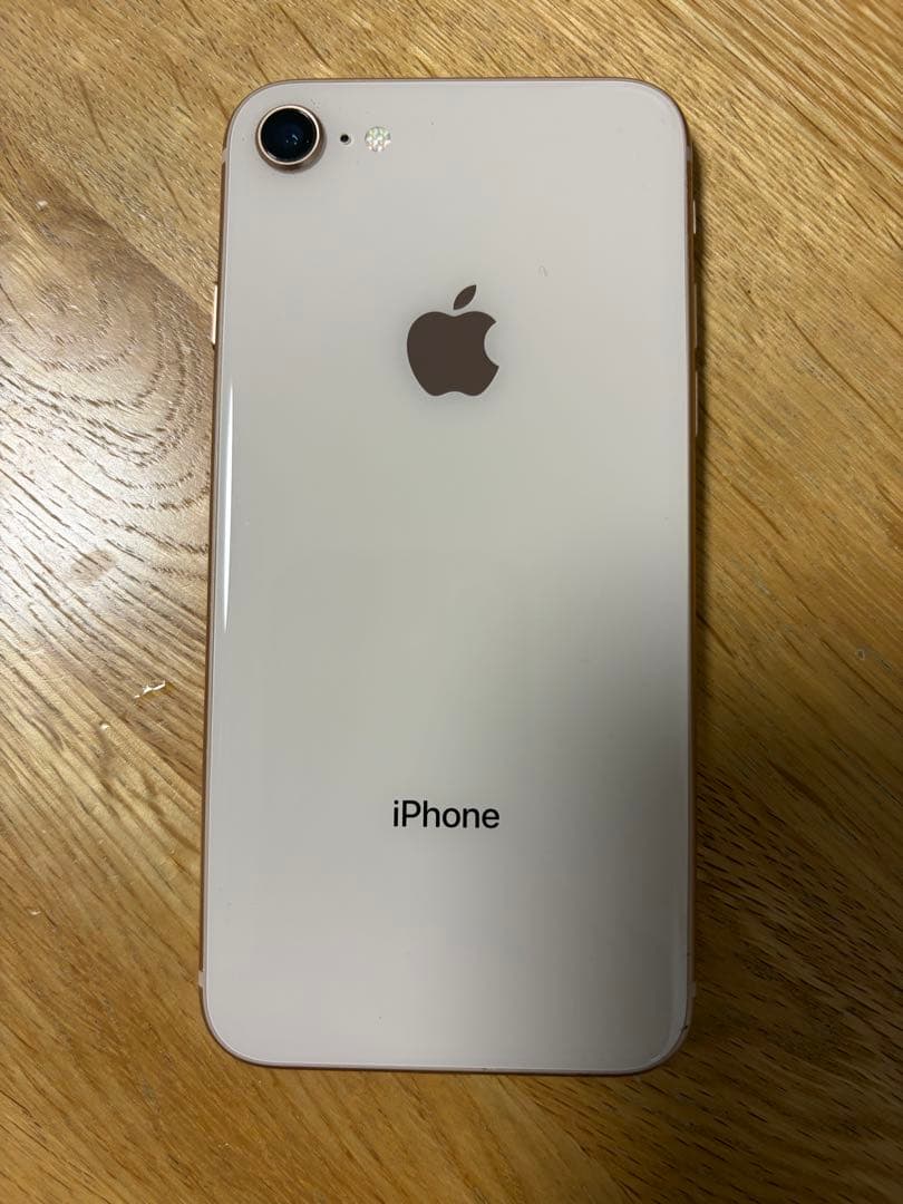 iPhone8 本体　傷あり