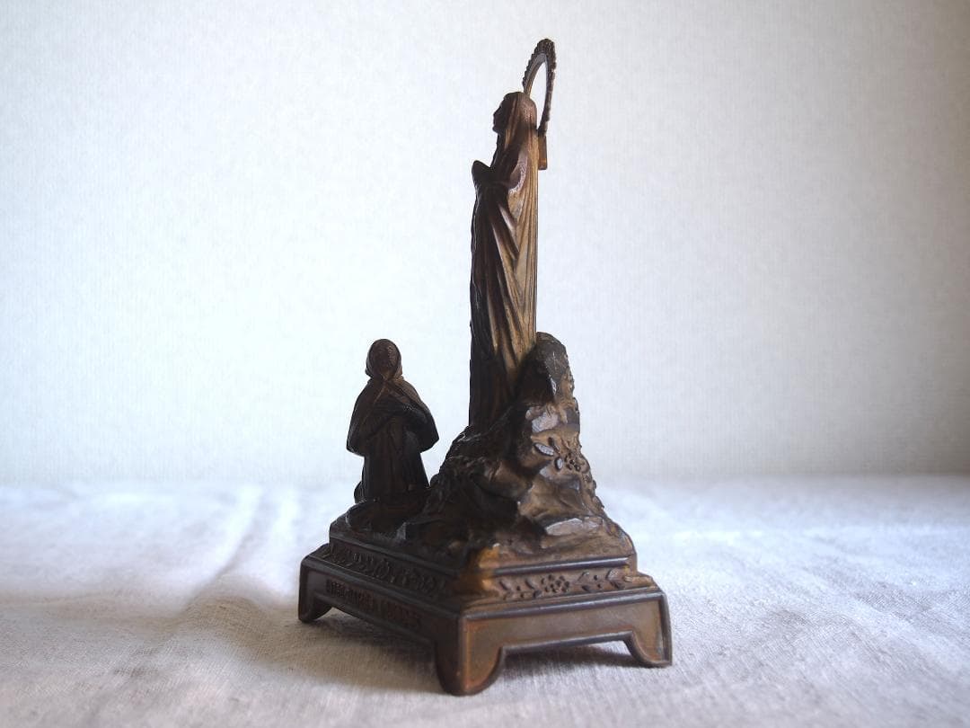 稼働します オルゴール ルルドの聖母 少女ベルナデッタ フランス /K218