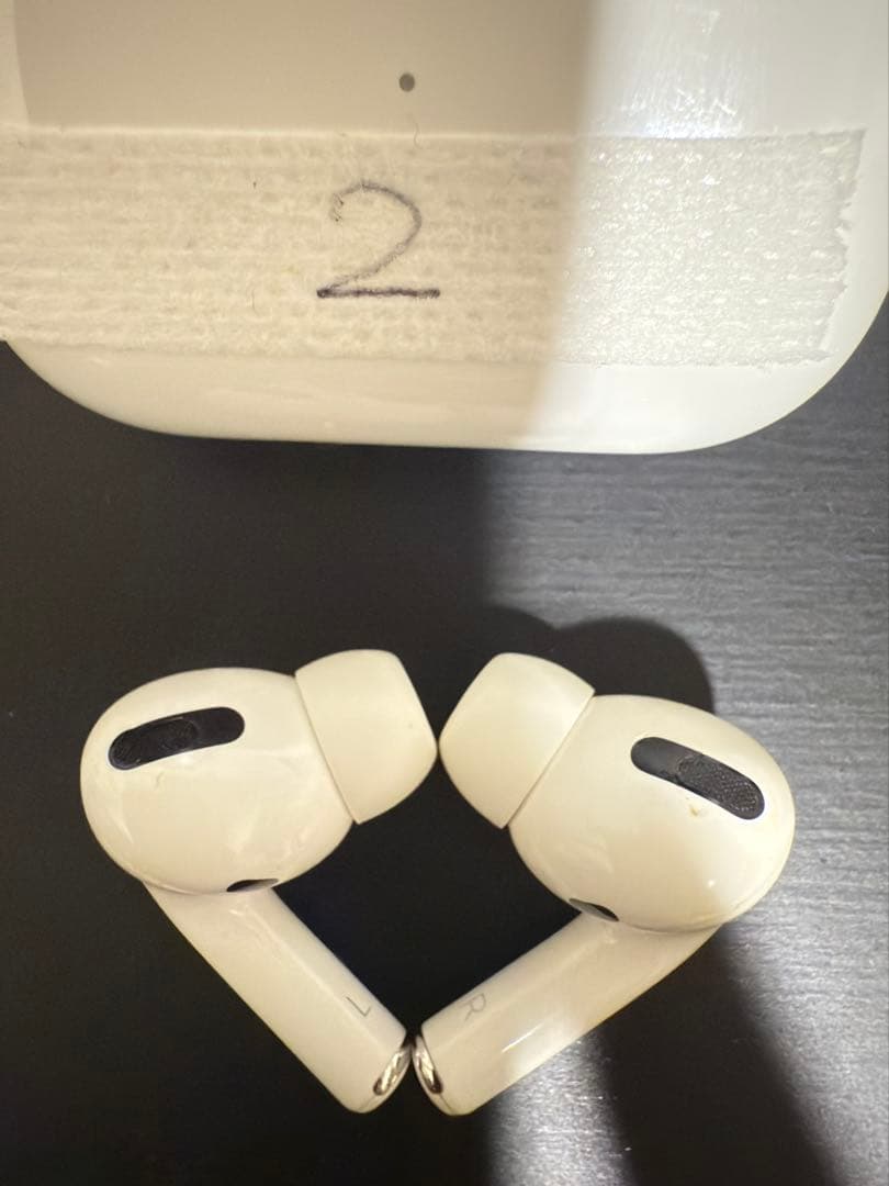 AirPods pro本体 3個セット 作動はしますが、半ジャンクとします