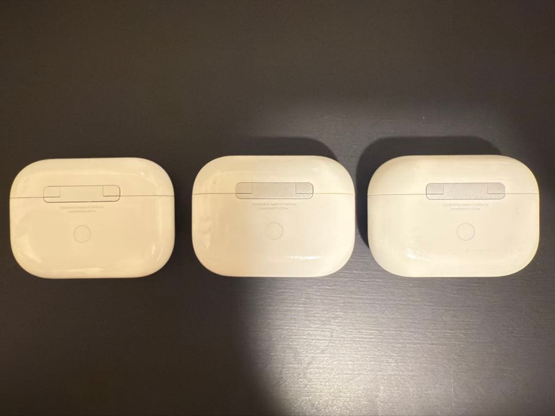 AirPods pro本体 3個セット 作動はしますが、半ジャンクとします