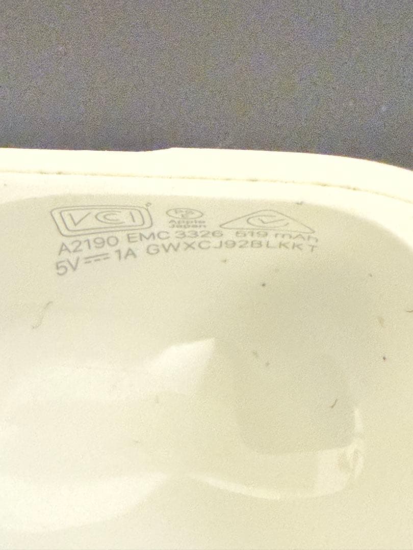 AirPods pro本体 3個セット 作動はしますが、半ジャンクとします