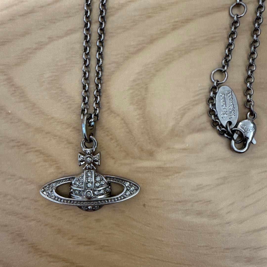 Vivienne Westwood 土星モチーフネックレス
