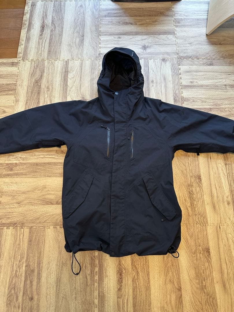241 スノーボード　ウエア　ジャケット　ブラック　　スキー　スノーウェア