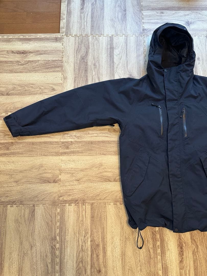 241 スノーボード　ウエア　ジャケット　ブラック　　スキー　スノーウェア