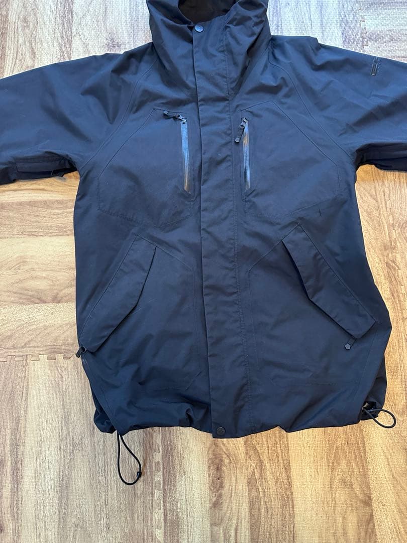 241 スノーボード　ウエア　ジャケット　ブラック　　スキー　スノーウェア