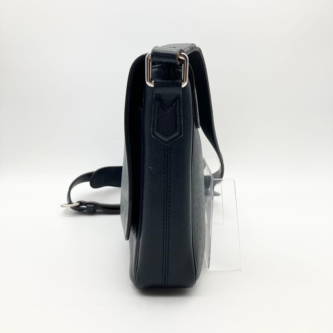 ルイヴィトン タイガ メッセンジャーバッグ ネイビー