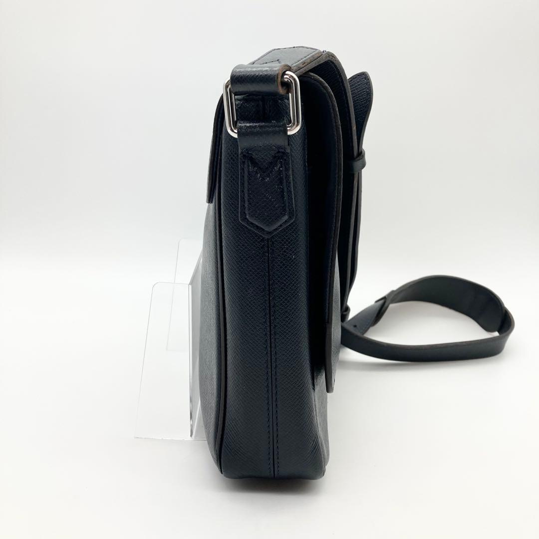 ルイヴィトン タイガ メッセンジャーバッグ ネイビー