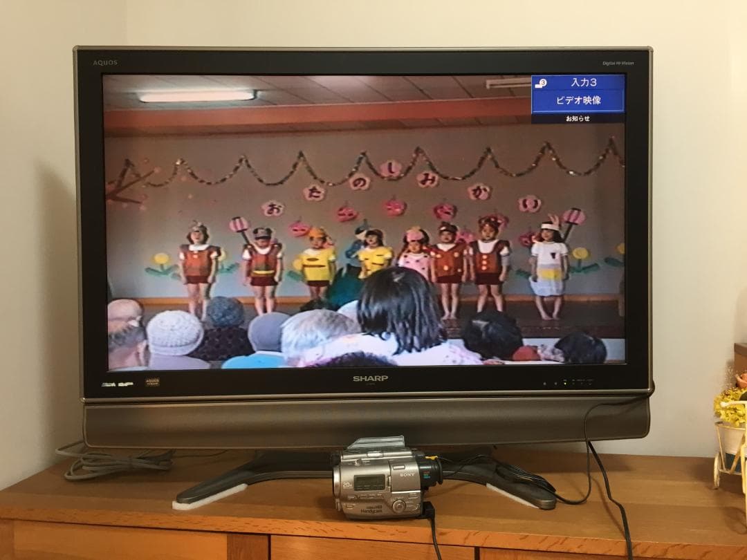 撮影再生ダビングOK　良品　SONY　CCD-TR2　付属品あり　Hi8