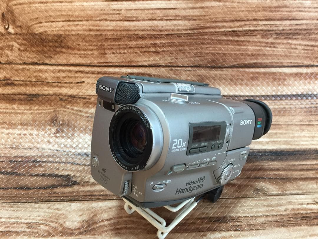 撮影再生ダビングOK　良品　SONY　CCD-TR2　付属品あり　Hi8
