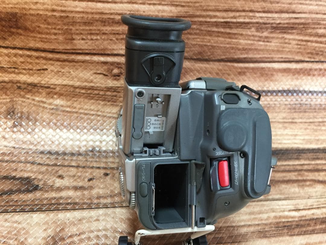 撮影再生ダビングOK　良品　SONY　CCD-TR2　付属品あり　Hi8