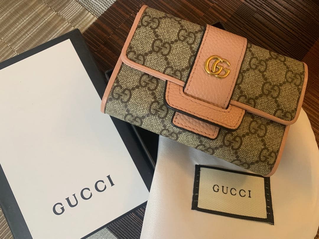 GUCCI 三つ折り財布 ベージュ ピンク
