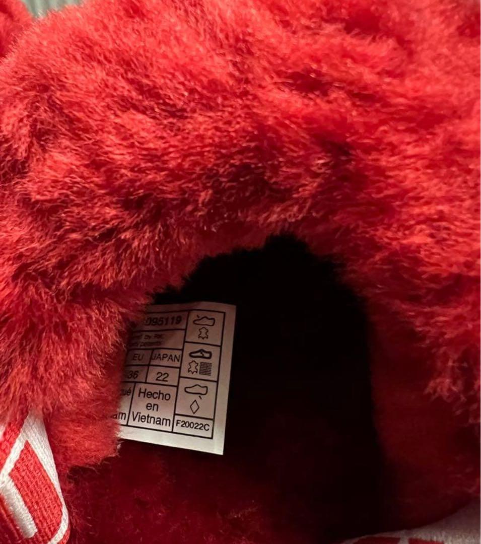 UGG レッドファーサンダル