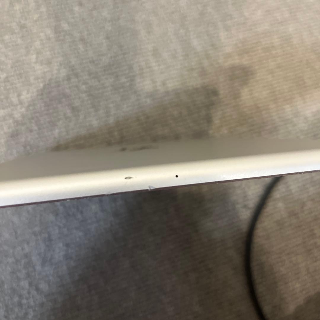 Apple iPad 第5世代　128GB シルバー