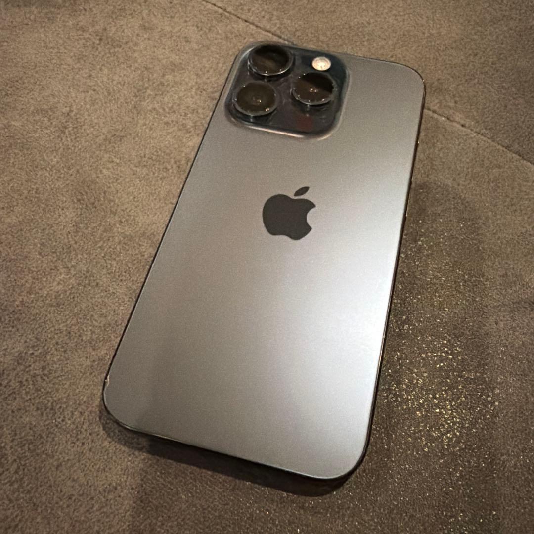 iPhone 15 Pro ブルー　SIMフリー　美品です