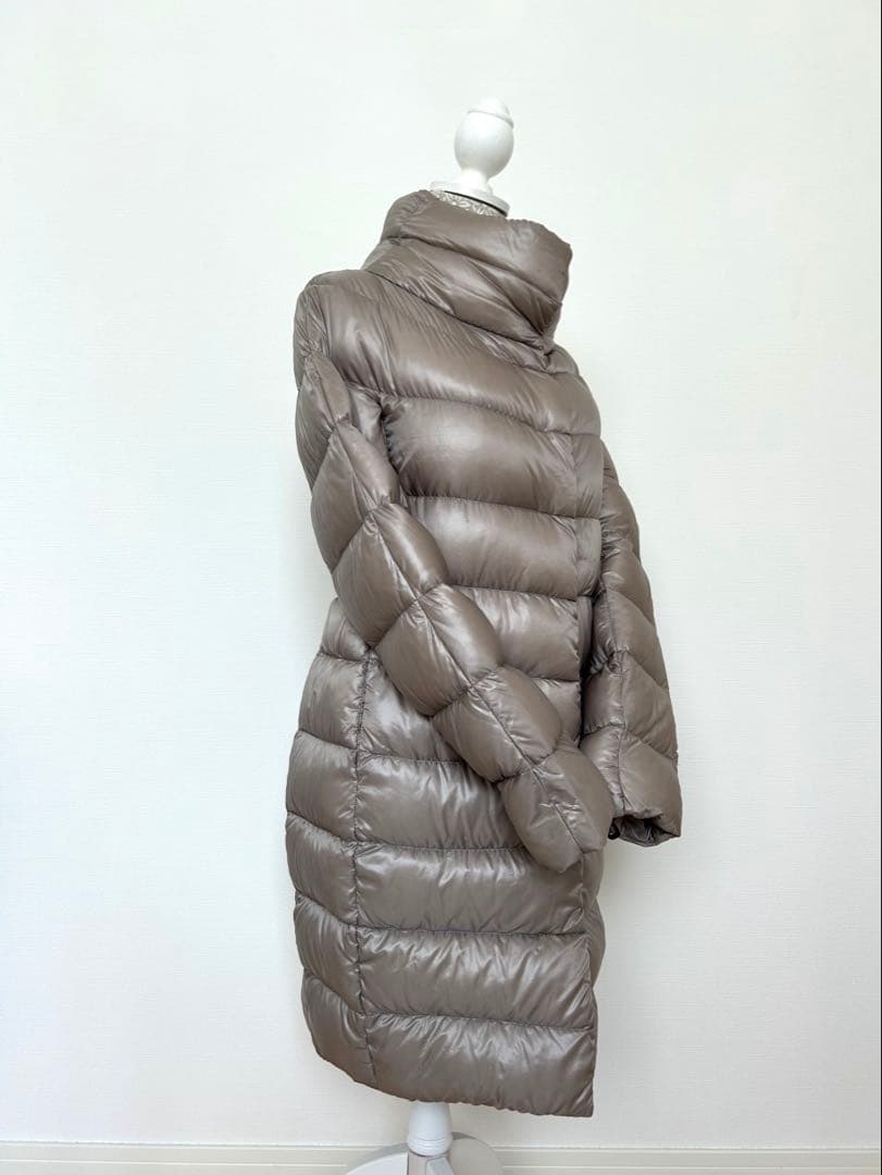 HERNO ヘルノ　ロングダウンジャケット　グレージュ　42サイズ レディースL