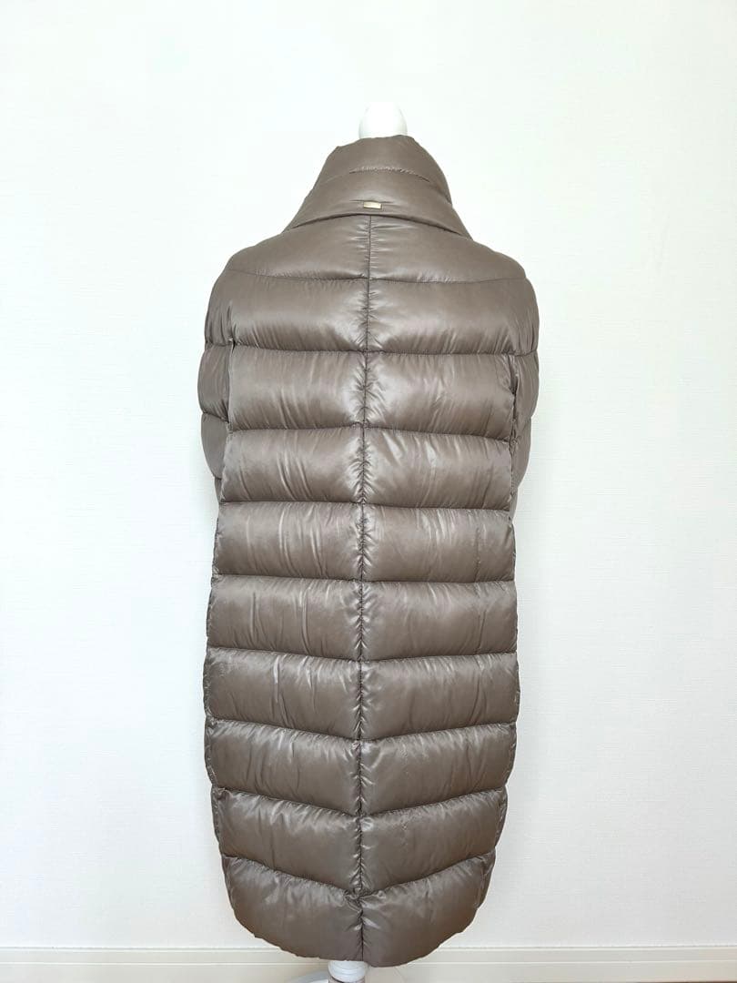 HERNO ヘルノ　ロングダウンジャケット　グレージュ　42サイズ レディースL