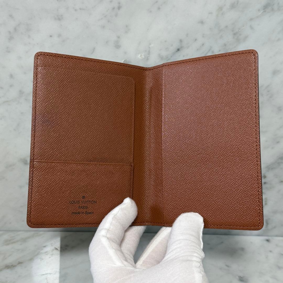 LOUIS VUITTON ルイヴィトン パスポートカバー モノグラム