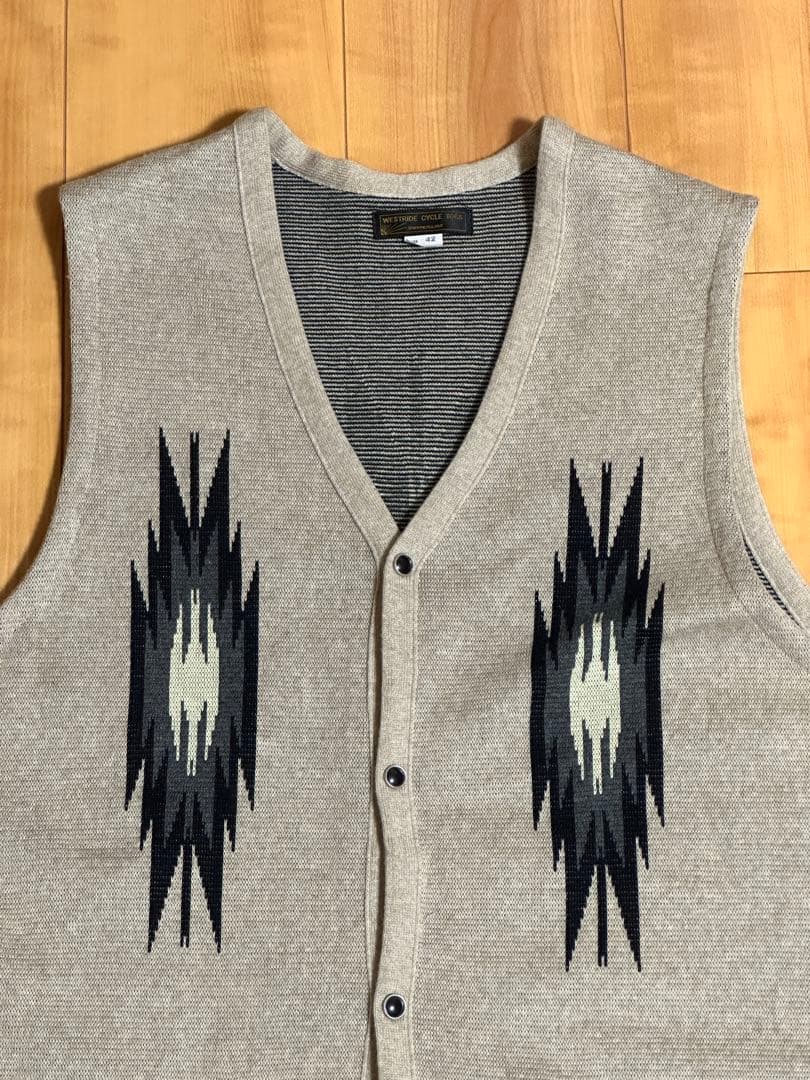 ラグベスト　ネイティブ柄　ベージュ　42