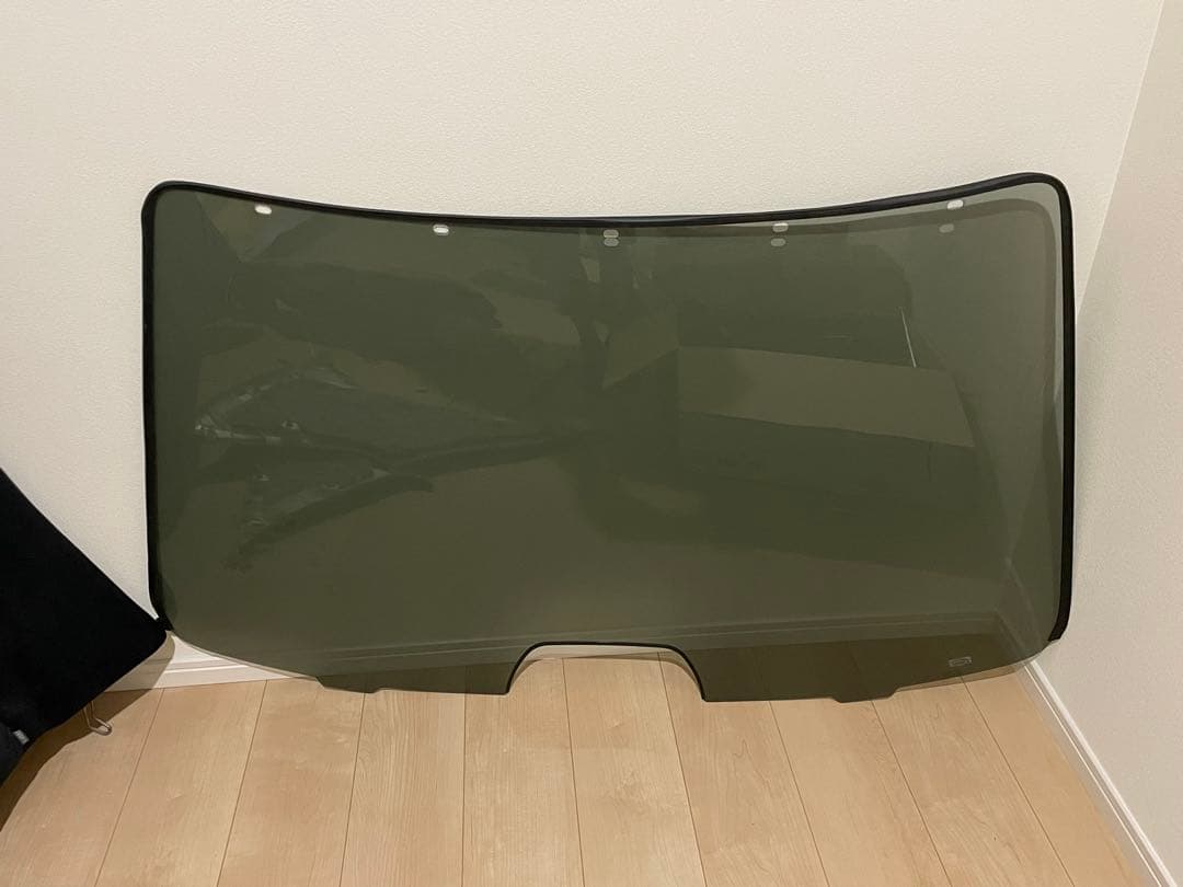 トヨタセダン車 リアスモークパネル