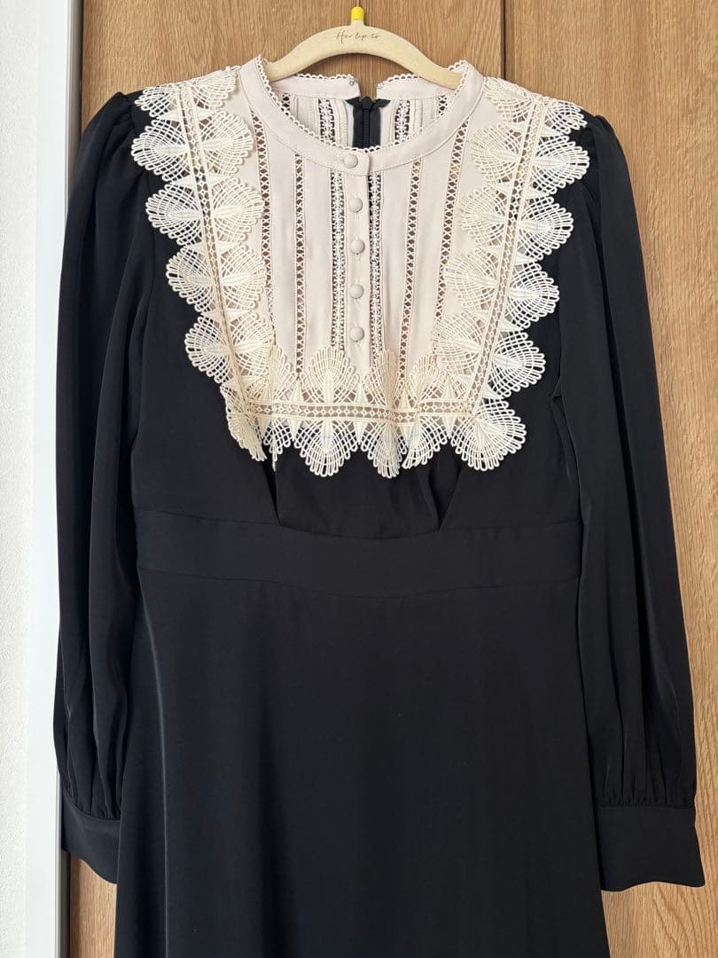 ワンピース Herlipto Le Grand Midi Dress