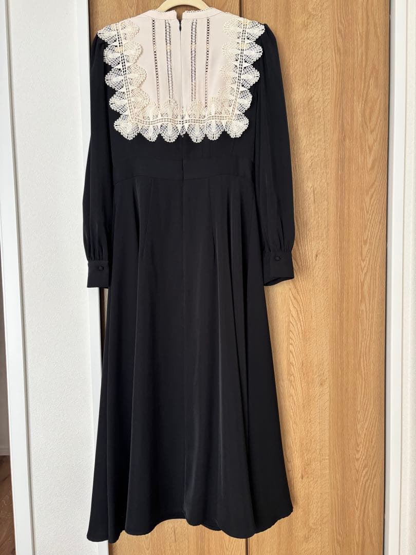 ワンピース Herlipto Le Grand Midi Dress