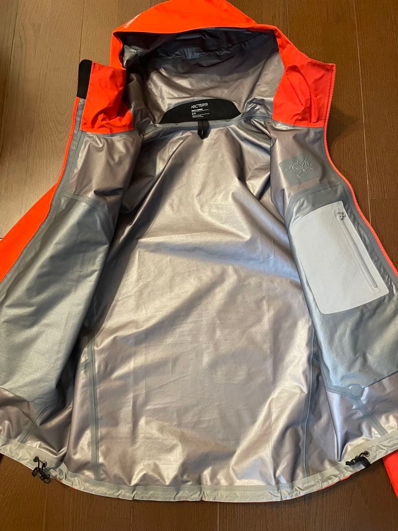 アークテリクス　ベータSL現行モデルDynastyカラー　メンズSバードエイド付