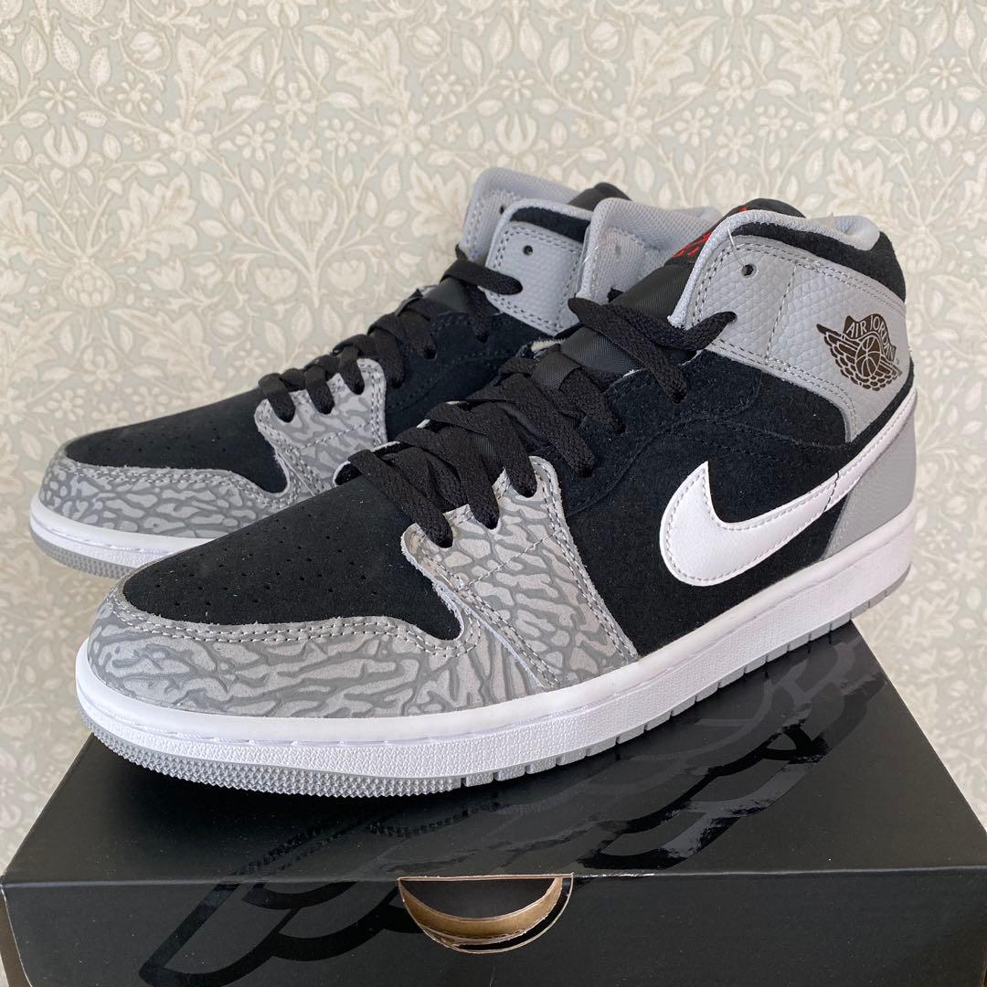 NIKE AIR JORDAN 1 MID SE \