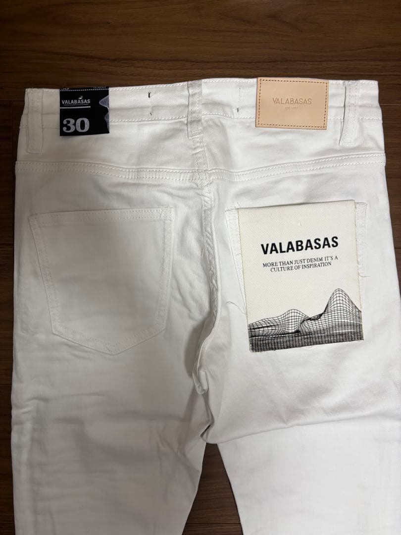 【新品】 VALABASAS スキニー ホワイト サイズ30