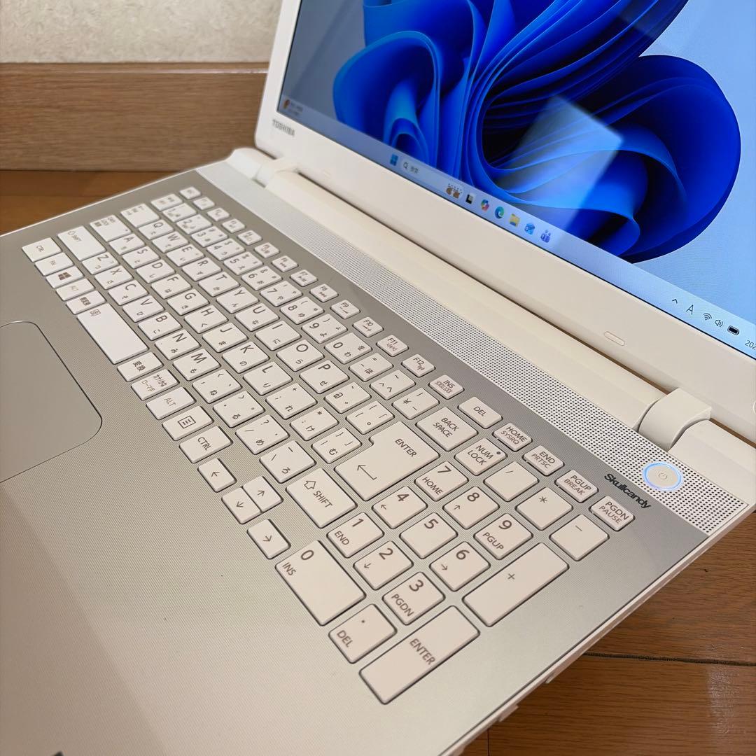 美品 東芝Dynabook T75/RG i7-5500U SSD256 GB