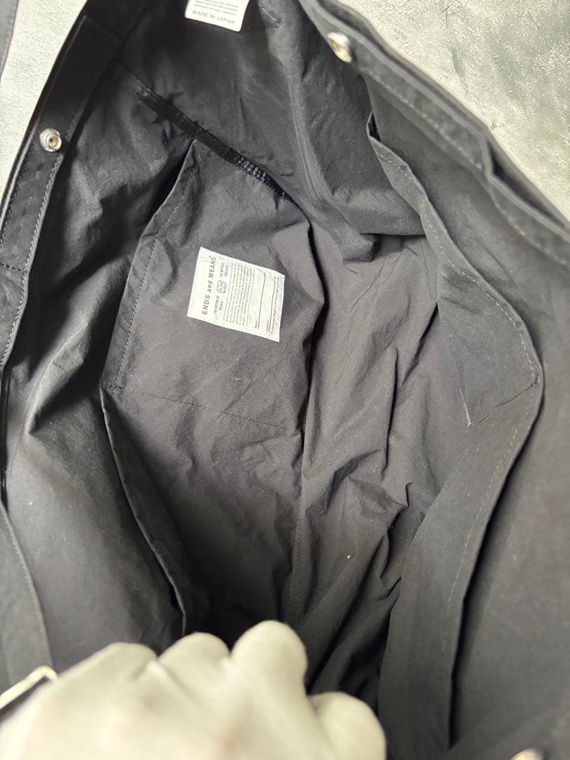 Doze　エンズアンドミーンズ　ニュースペーパーバック　ショルダーバッグ