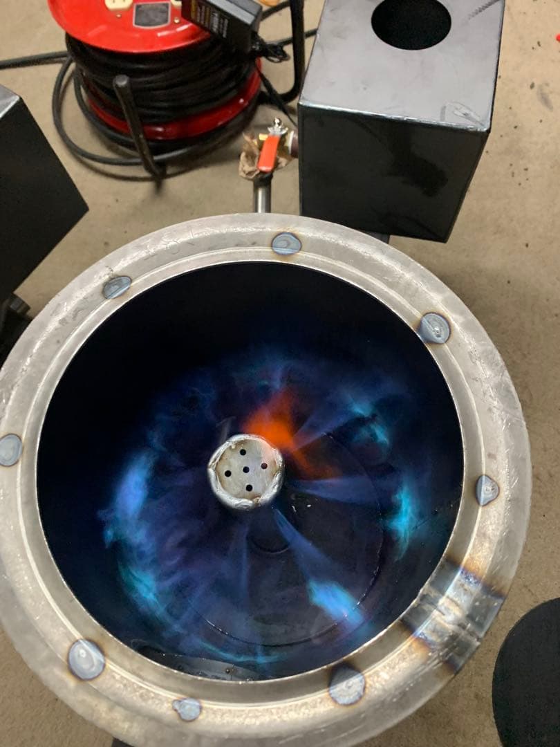 廃油ストーブ 煙突アダプタ付き80mm、100mm煙突使えます。オイルタンク