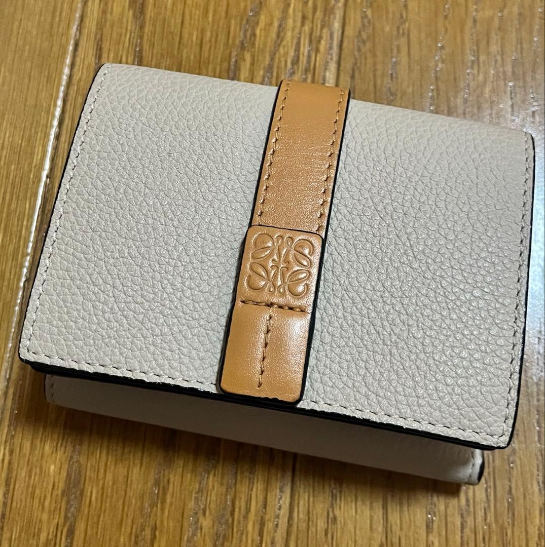 最終価格 LOEWE 折り財布 良品 美品 ライトオーツ ハニー ベージュ系