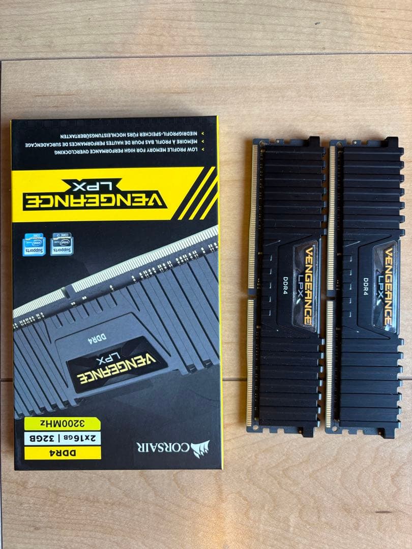 メモリー Corsair 32GB (2x16GB) DDR4 3200MHz