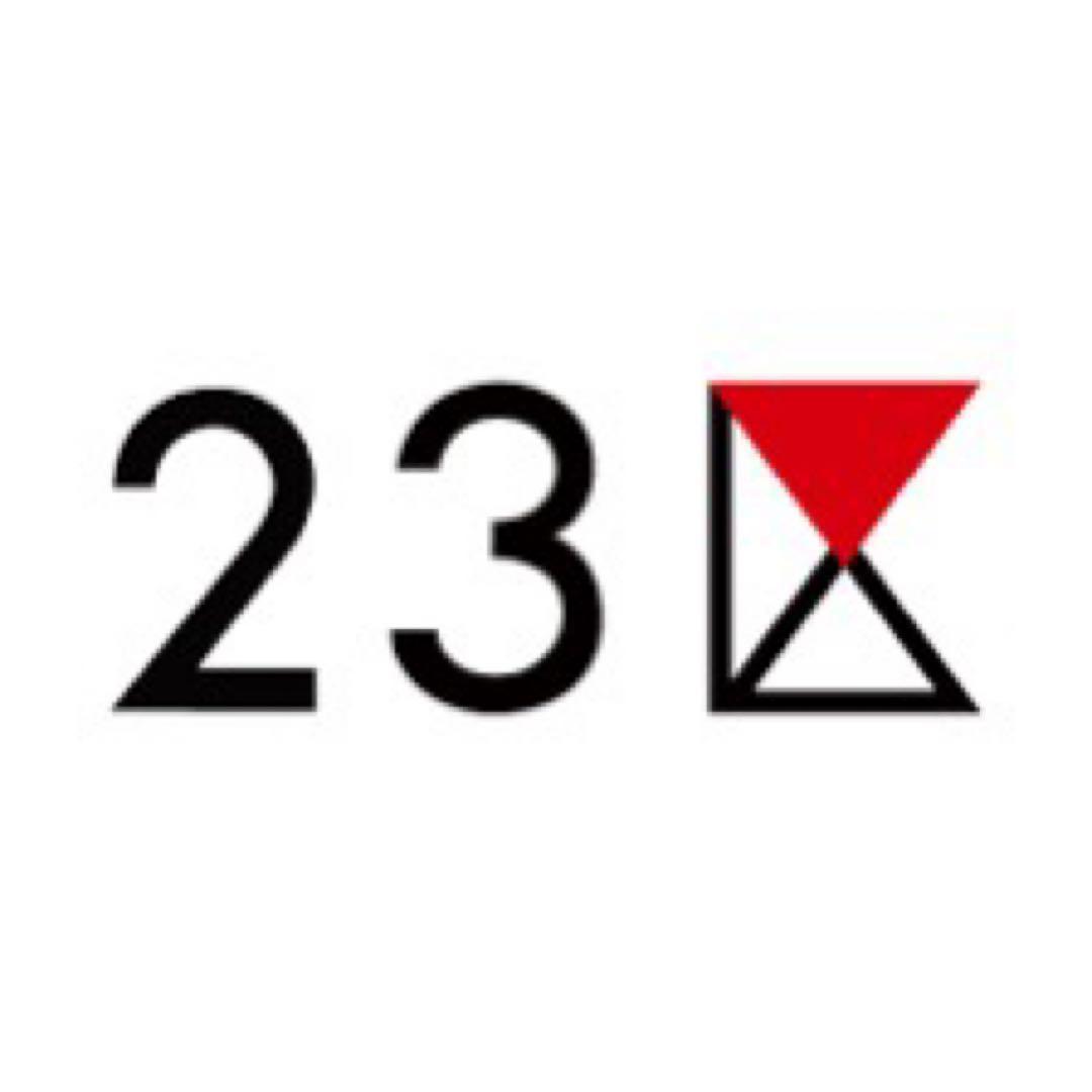 未使用級✨近年モデル✨23区✨ノーカラーパンツスーツ✨大きいサイズ✨シングル✨紺