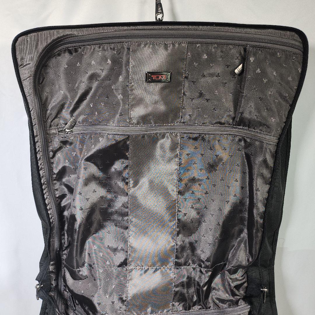 TUMI ガーメントケース