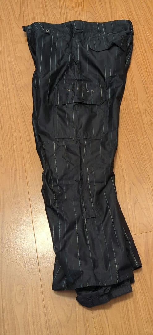 ファイナルセール　BURTON コミック柄 スノーボードジャケット・パンツセット